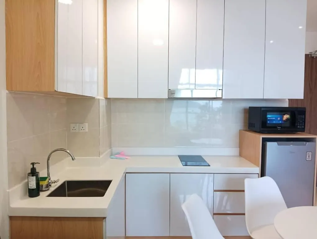 K Seaview Designer Suites At The Shore, 코타키나발루